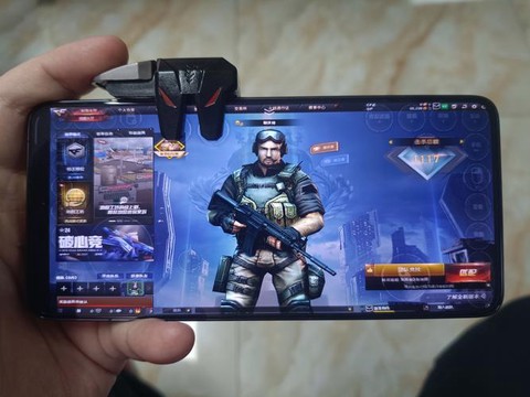 怎么用手柄玩穿越火线